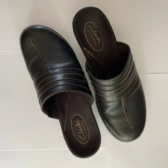 Clarks | Shoes | Clarks Black Leather Loafers Slipon Shoes  display picture 2